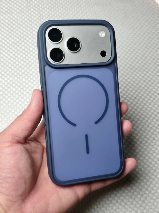 iPhone 17 pro max ga MagSafe qo‘llab quvvatlaydigan shaffof matoviy g‘ilof