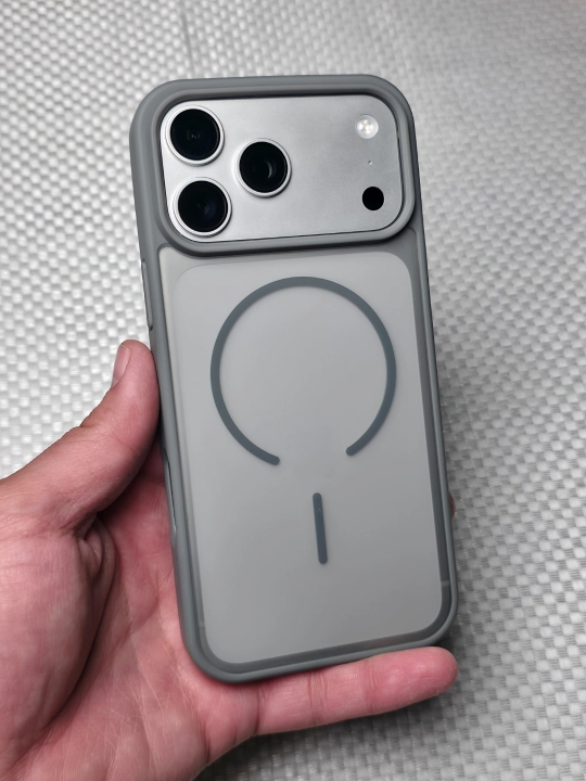 iPhone 17 pro max ga MagSafe qo‘llab quvvatlaydigan shaffof matoviy g‘ilof