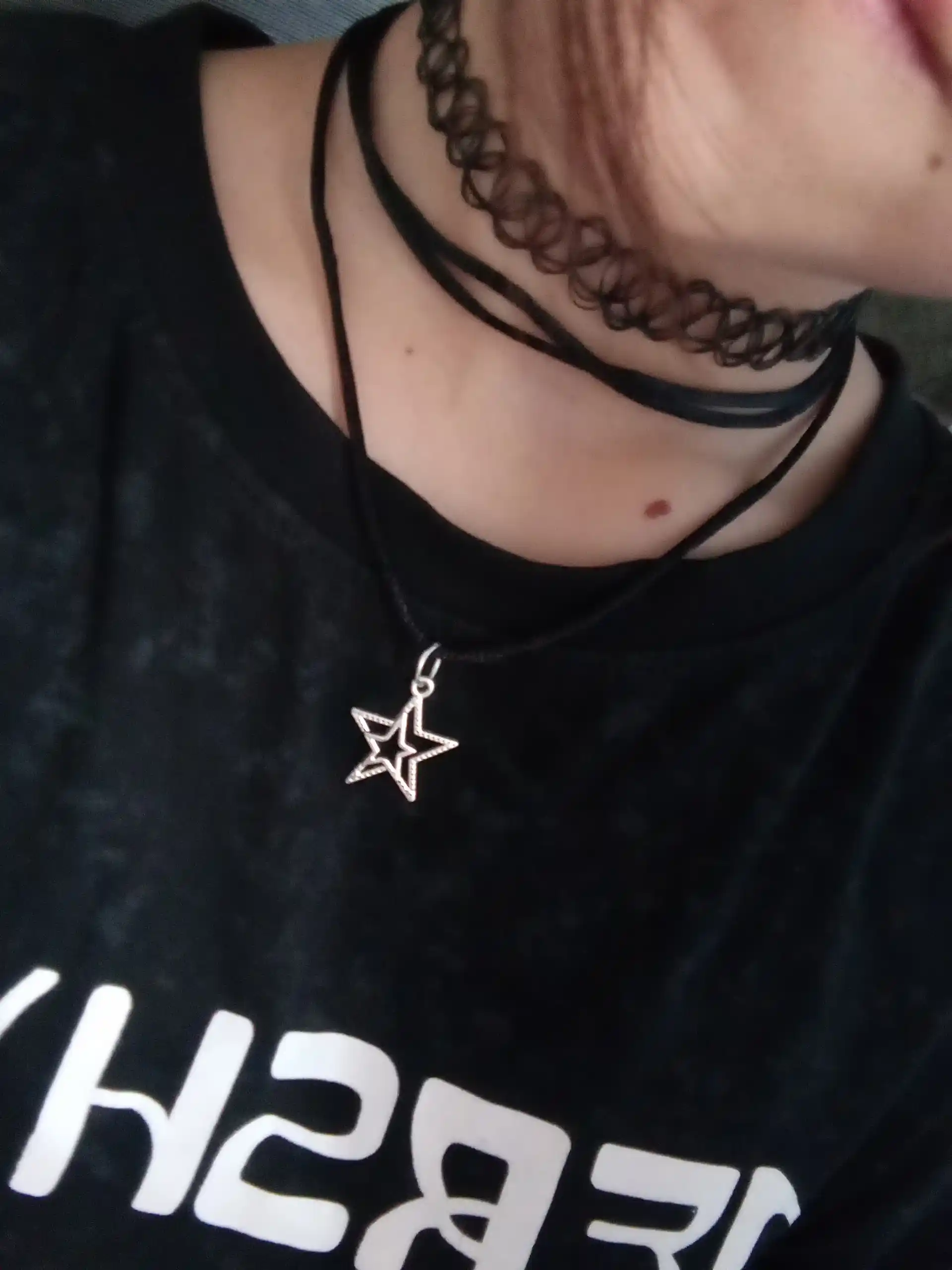 Choker yulduzchali shnur, braslet va choker ikkitasi birda