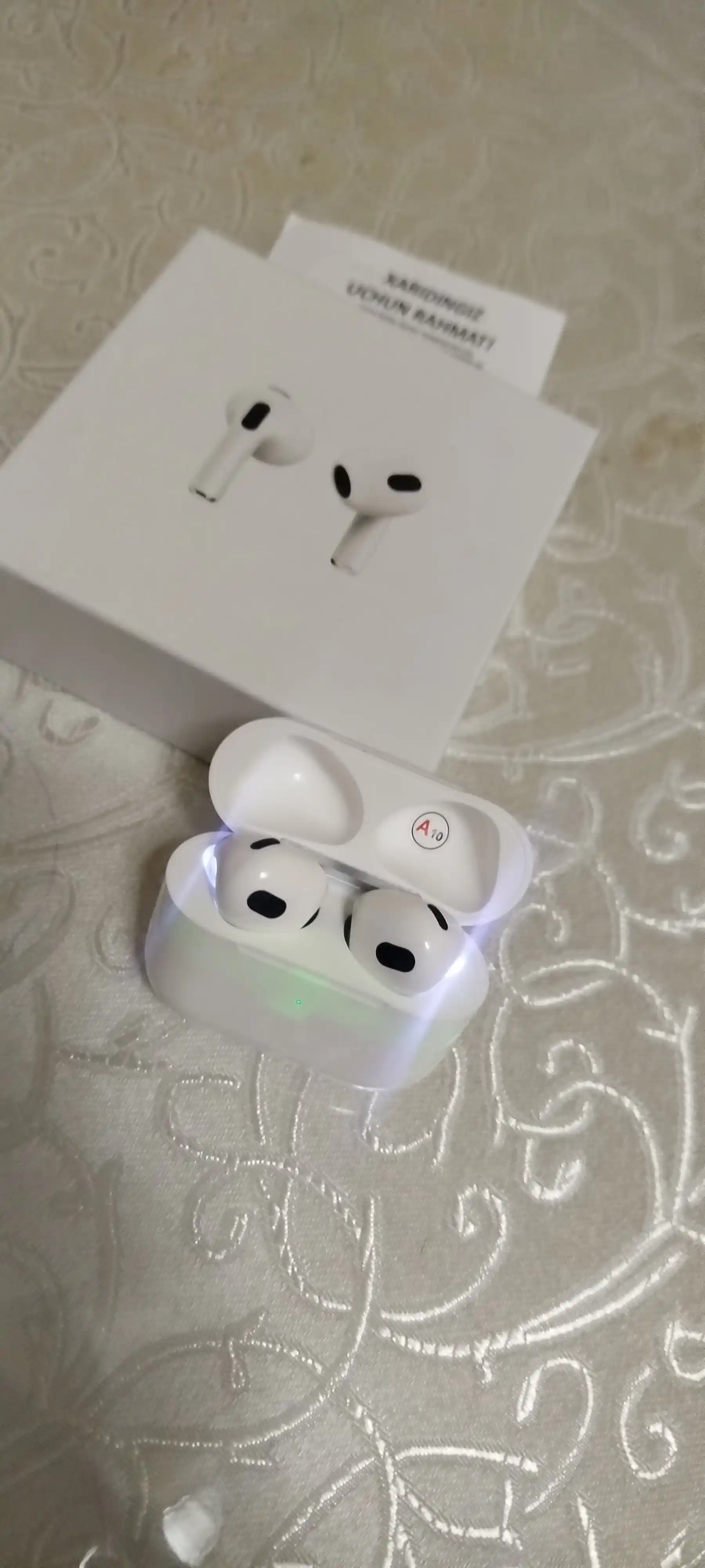 Simsiz quloqchin Pods 3, iPhone va Android uchun naushnik