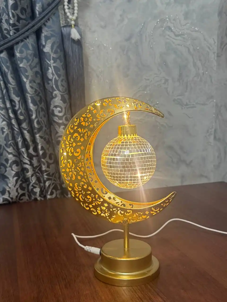 Lampa, chiroq, tungi yoritgich, USB kabelli yoki batareyali yoritgich, chiroq
