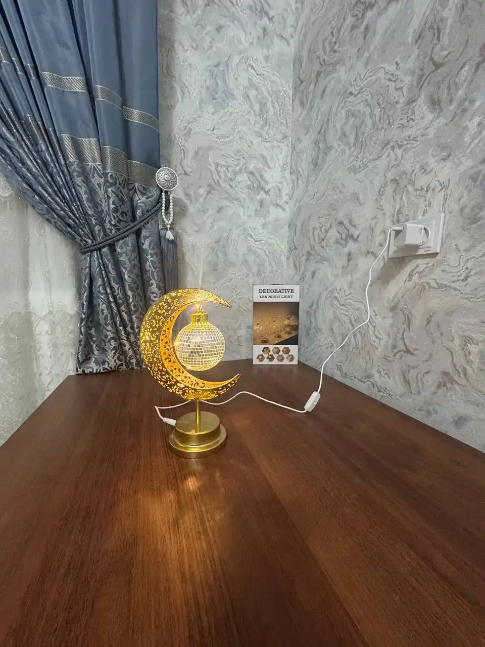 Lampa, chiroq, tungi yoritgich, USB kabelli yoki batareyali yoritgich, chiroq