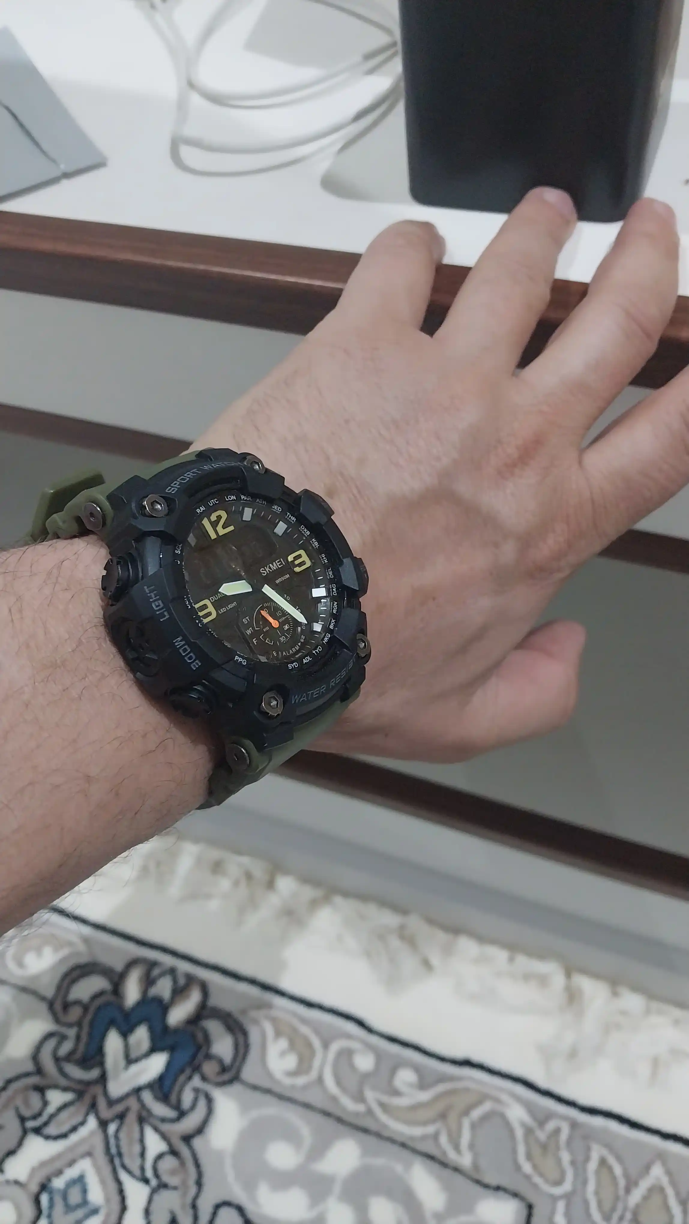 Sport qo'l soati Relojes Skmei, zarbaga bardoshli va suvo'tkazmas