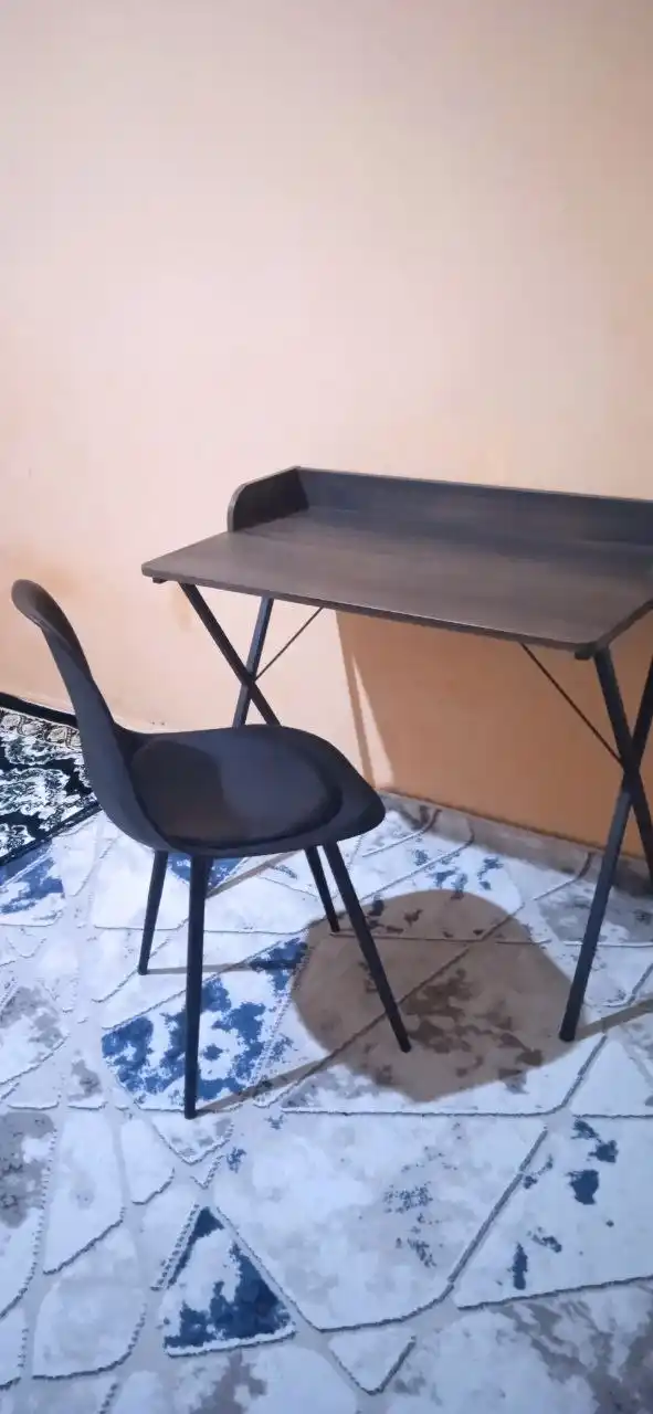 Yozuv stoli AIKO Medium, parta stol o‘qish va komputer uchun
