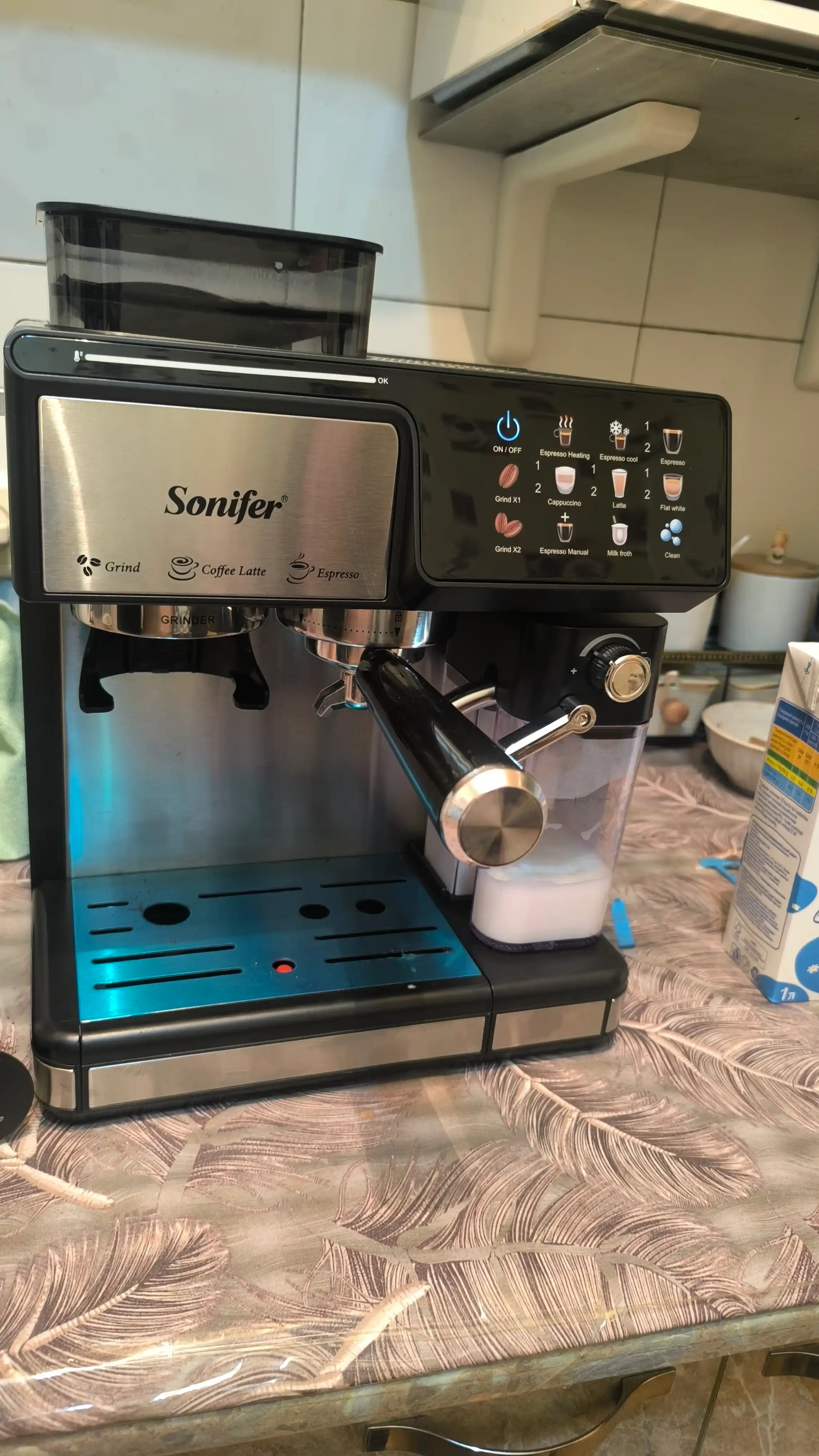 Avtomatik kofemashina Kitcheen, 1350 W, 20 bar, 2.6 l, kapuchinator bilan
