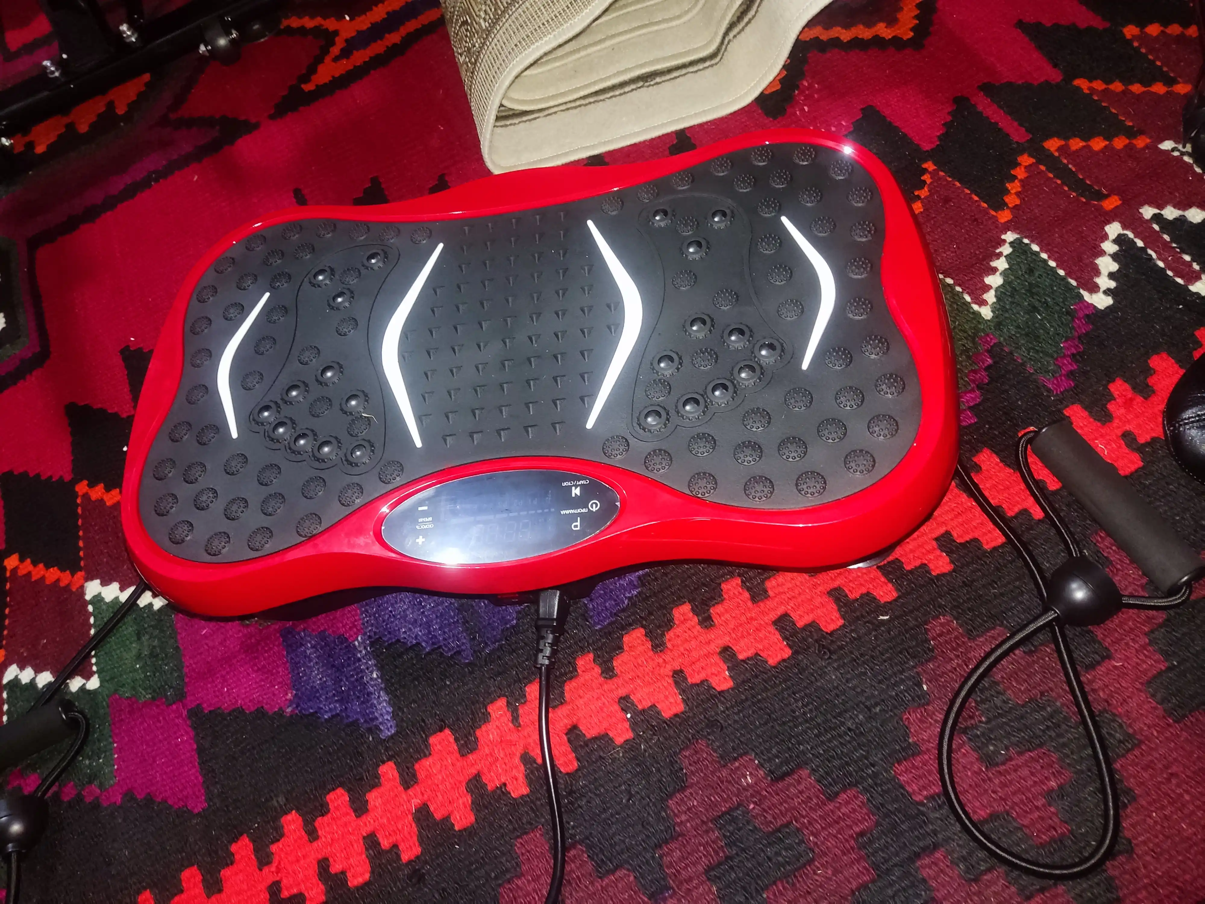 Vibroplatforma ozish uchun, fitness - vibrotrenajer, pult bilan