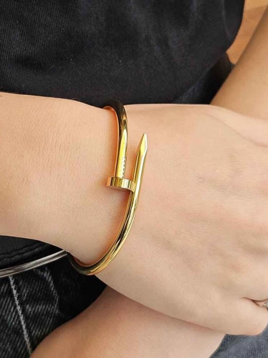 Nail Bracelet — ayollar uchun zamonaviy gvozdik shaklidagi bilakuzuk