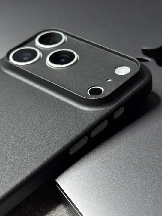 IPhone 16 Pro Max, 15 Pro K-Doo uchun o‘ta yupqa g‘ilof
