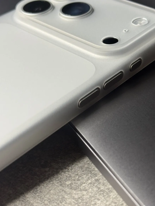 IPhone 16 Pro Max, 15 Pro K-Doo uchun o‘ta yupqa g‘ilof