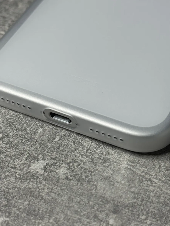 IPhone 16 Pro Max, 15 Pro K-Doo uchun o‘ta yupqa g‘ilof