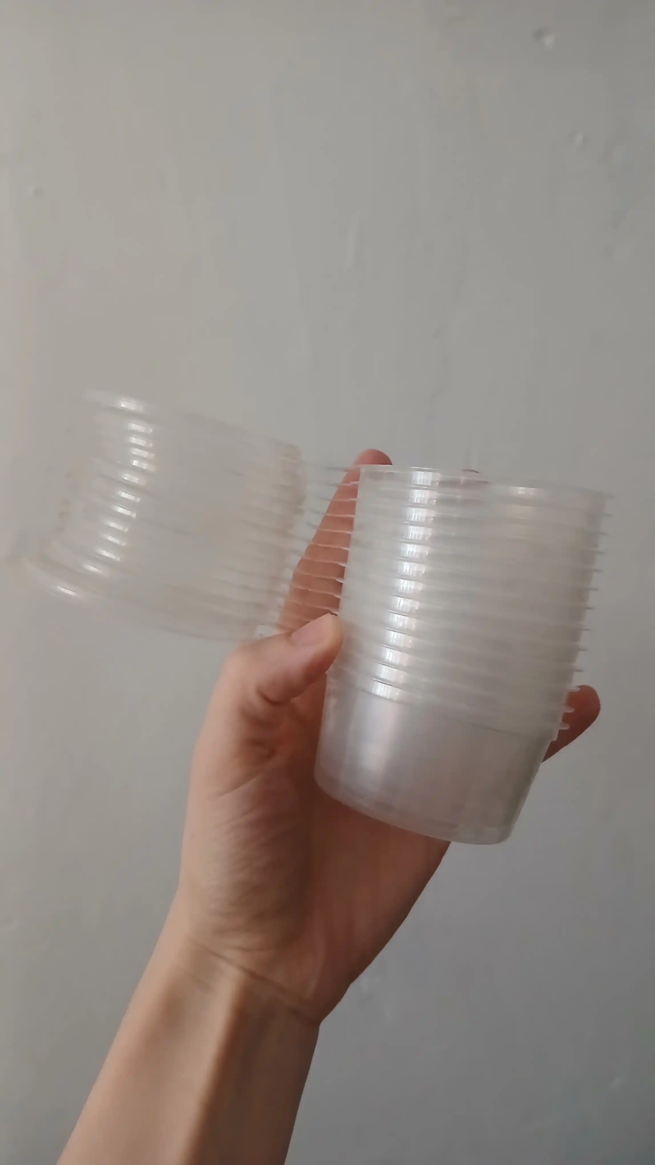 25 ml va 80 ml, qopqoqli plastik konteyner – sous va oziq-ovqat saqlash uchun qulay