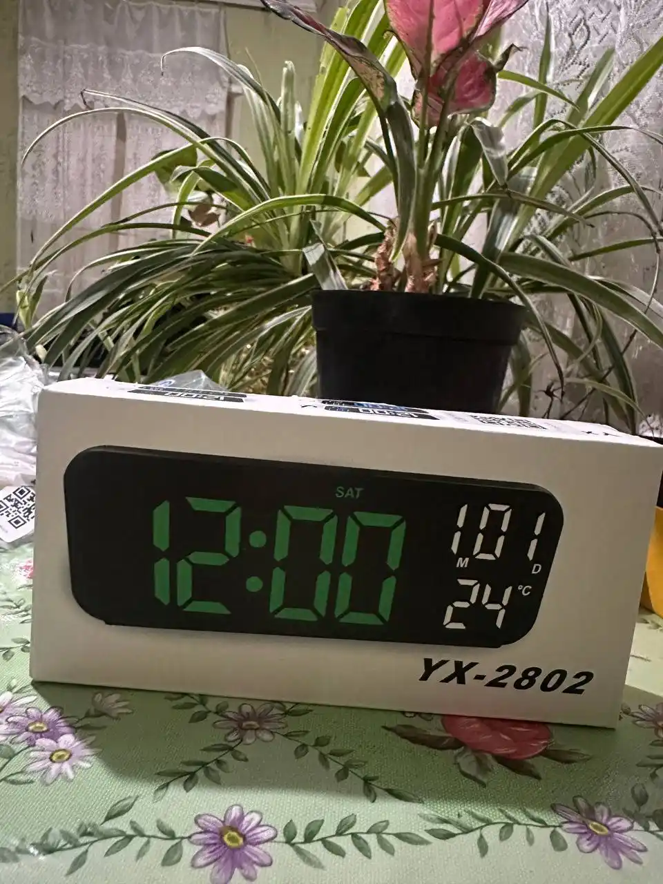 Soat zamonaviy, ko‘p funksiyali LED stol, budilnikli elektron soat, raqamli stol soati