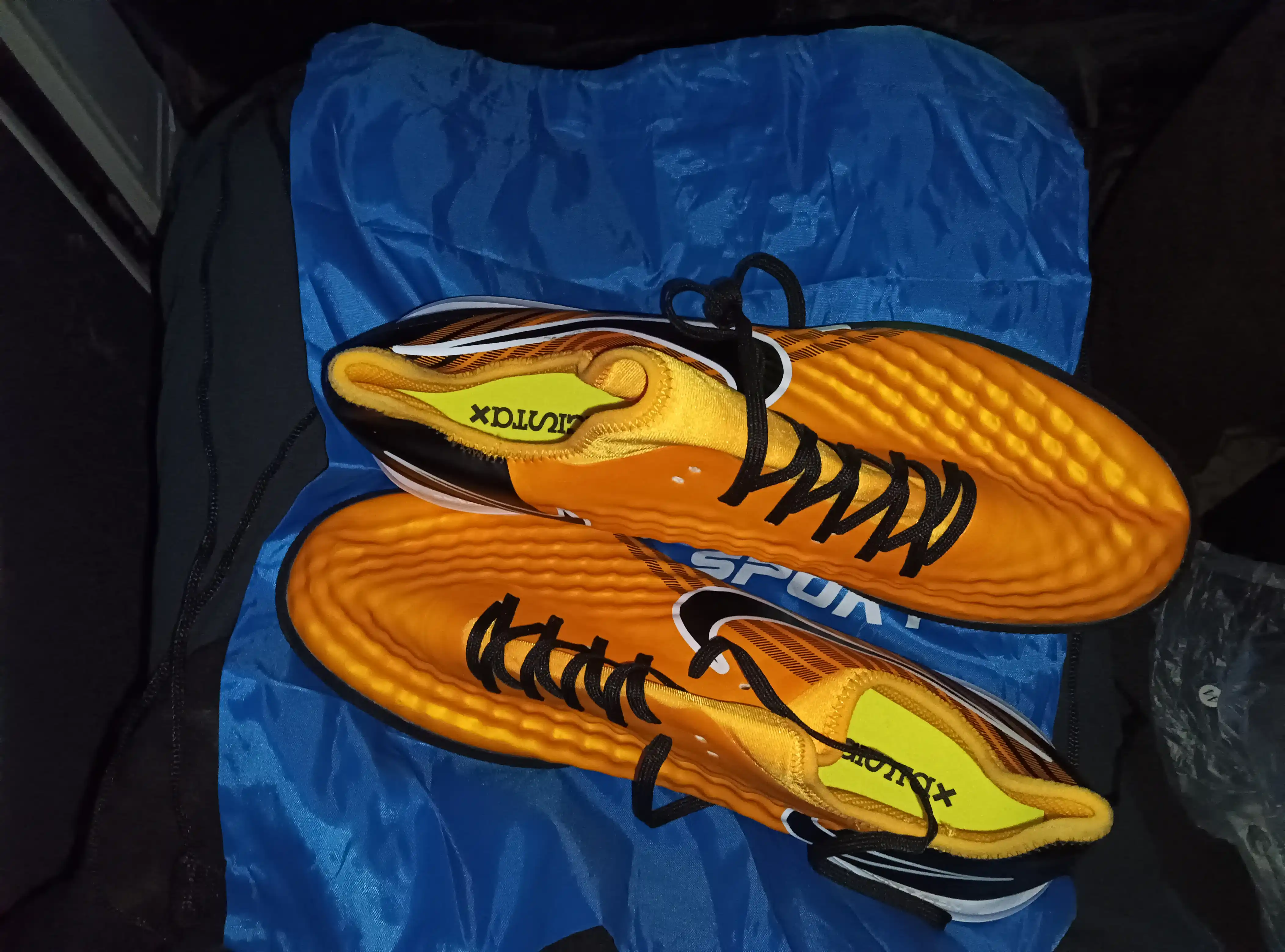 Futbol Sorokonojka. Butsi, Magista o'lcham 39-45