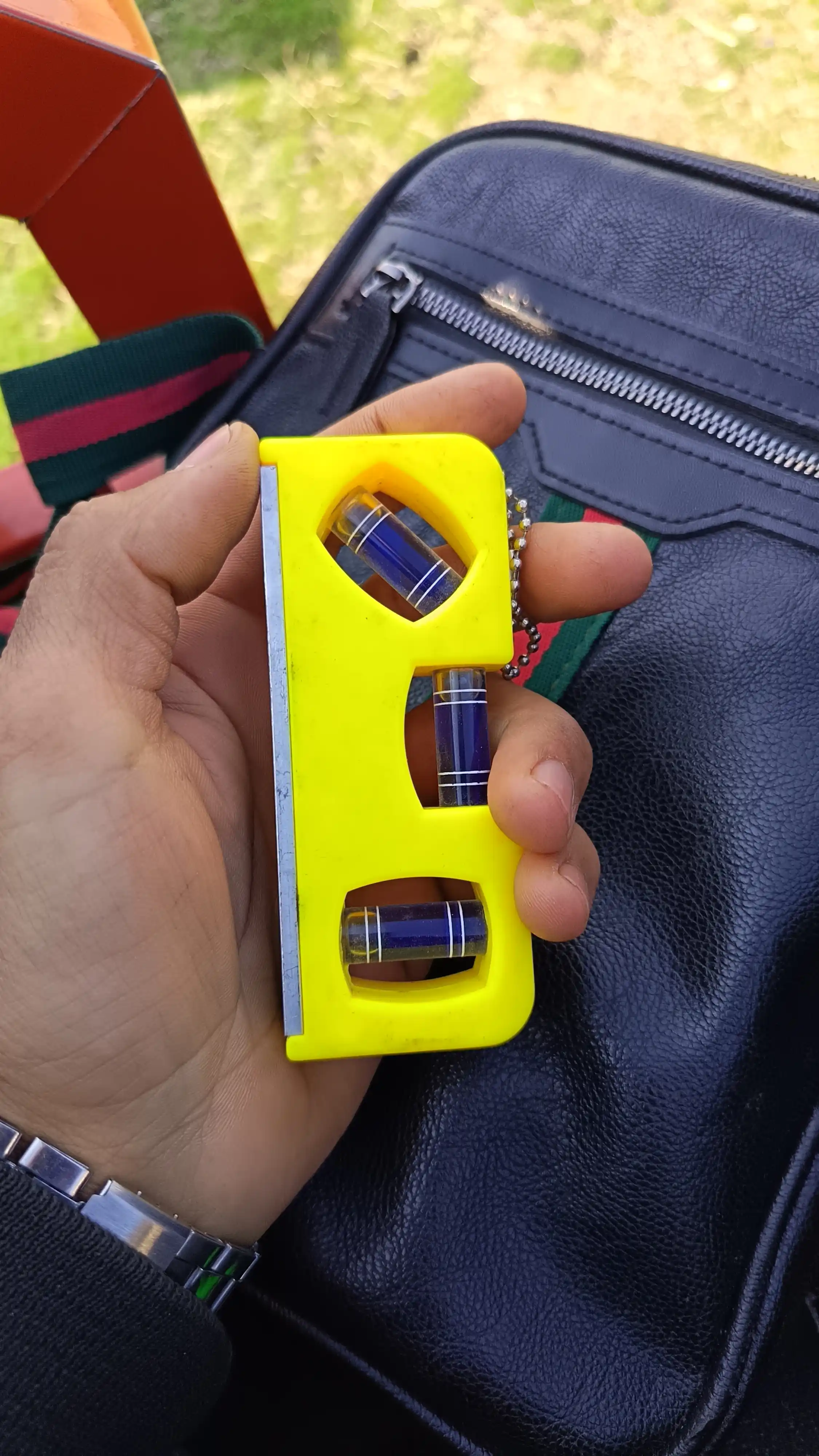 Qurilish uchun tekislash asbobi, magnit, uch tekislik, 100 mm