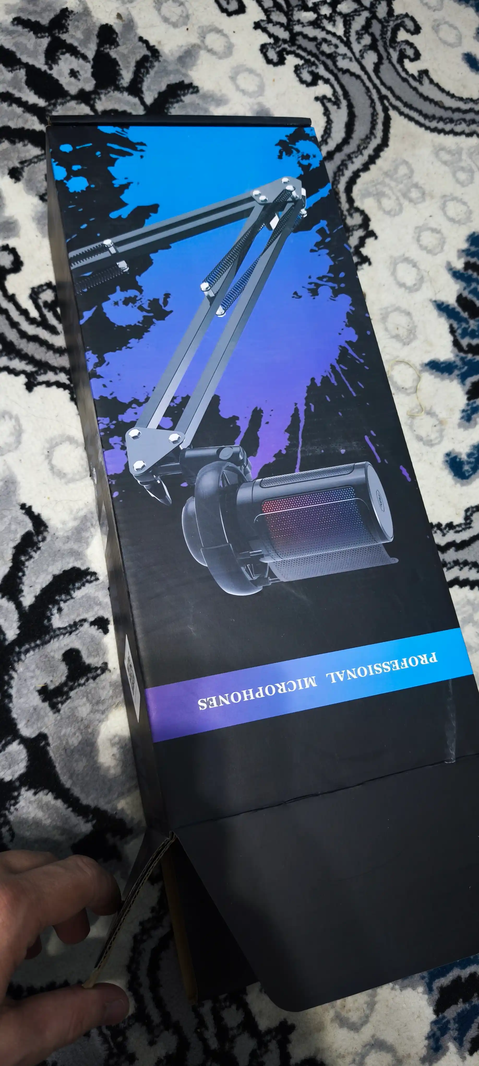 Микрофон конденсаторный игровой с подсветкой RGB с кронштейном, с поп-фильтром для стримов