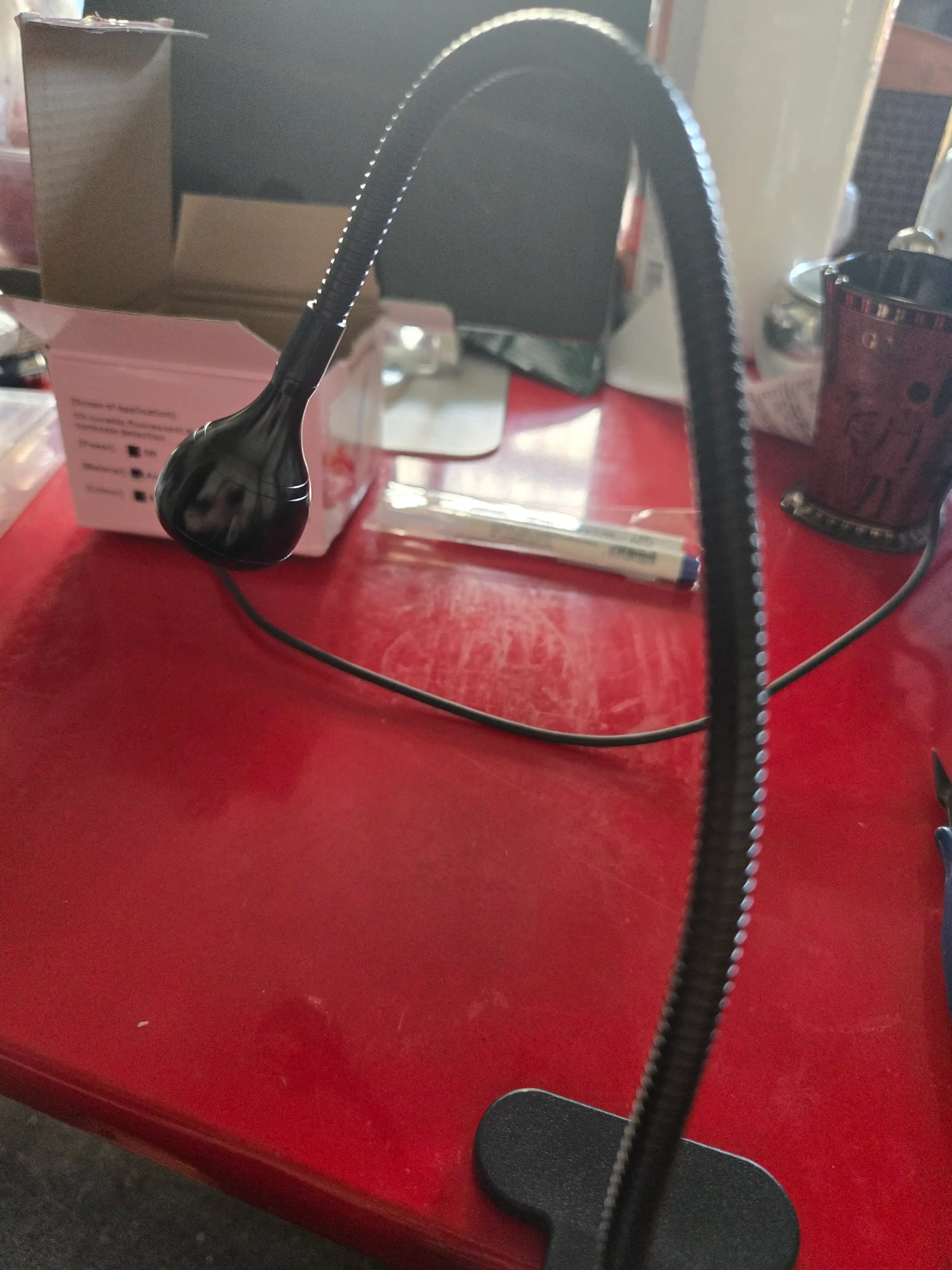 Manikyur va pedikyur uchun professional ultrabinafsha chiroqli lampa
