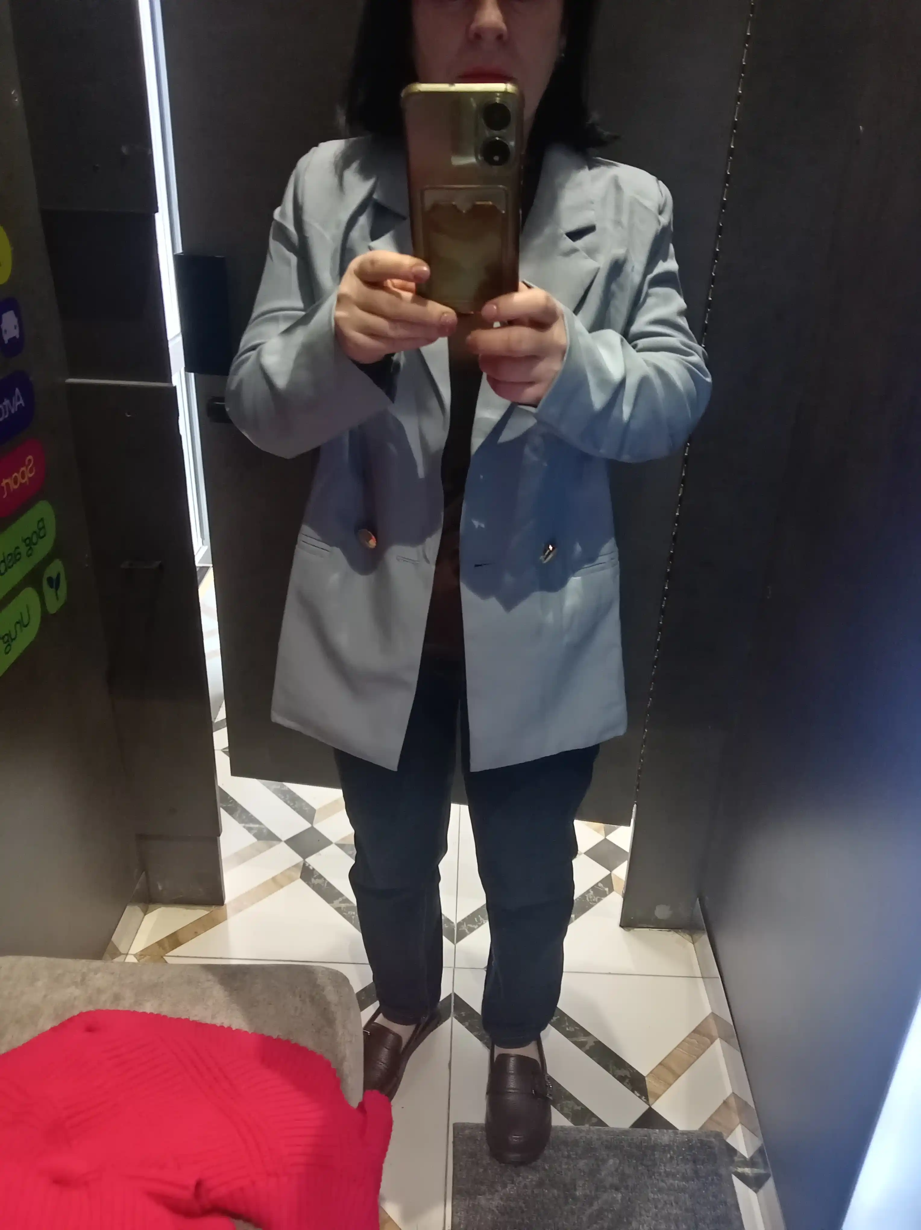 Ayollar pidjagi, klassik, tugmali uzaytirilgan jaket