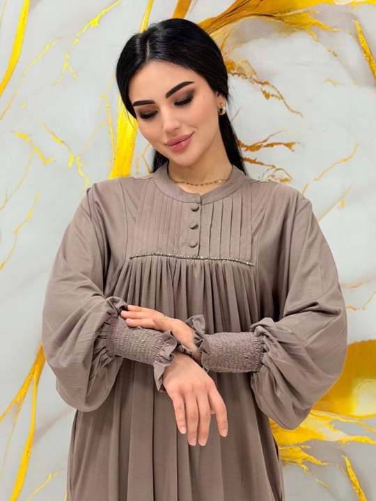 Ayollar uchun islomiy uslubdagi keng kesimli uzun abaya libosi hijob bilan mos