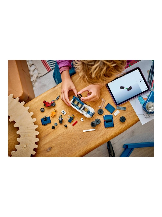 LEGO konstruktor City Mahbuslarni tashish uchun politsiya furgoni 60479