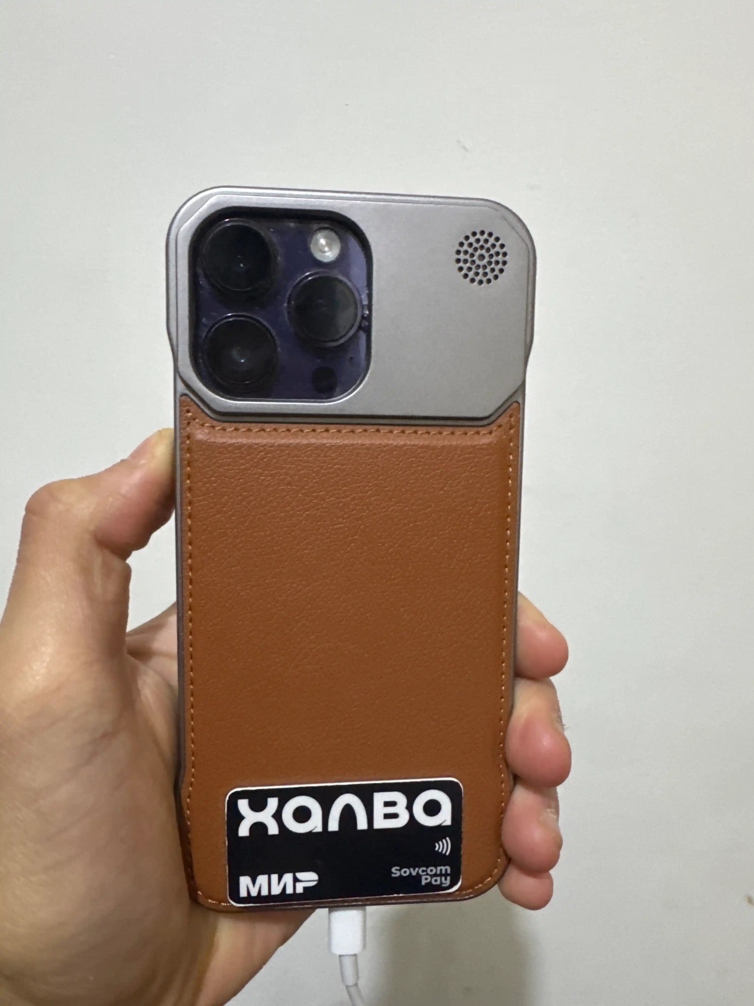 Кожаный пластиковый чехол с для iPhone 11, 12, 13, 14, 15, 16, 17 Pro/Max