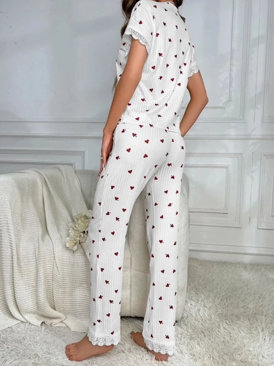 Ayollar uy kiyimi, yurak shaklidagi oq pijama, bahor-yoz uchun