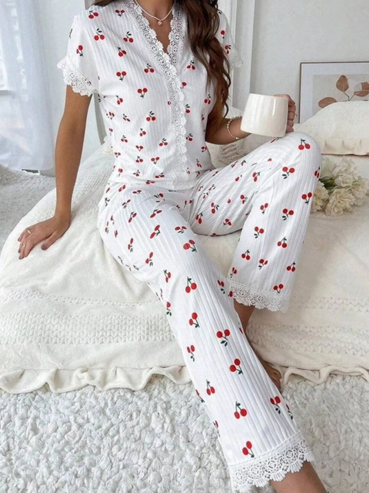 Ayollar uy kiyimi, yurak shaklidagi oq pijama, bahor-yoz uchun