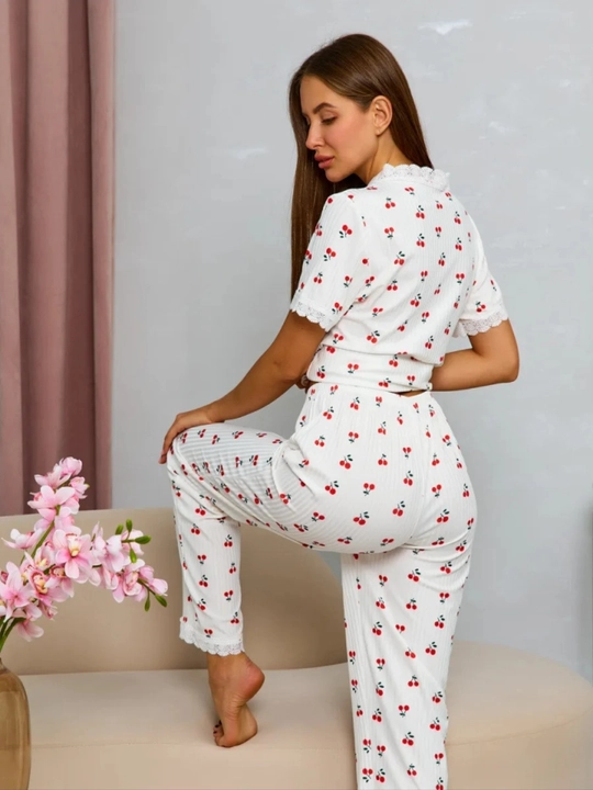 Ayollar uy kiyimi, yurak shaklidagi oq pijama, bahor-yoz uchun
