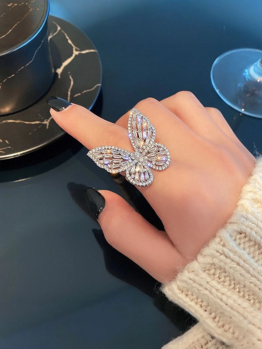 Fianitli «Golden Butterfly» halqasi. Tartibga solinadigan o’lcham 16-19. Premium dizayn