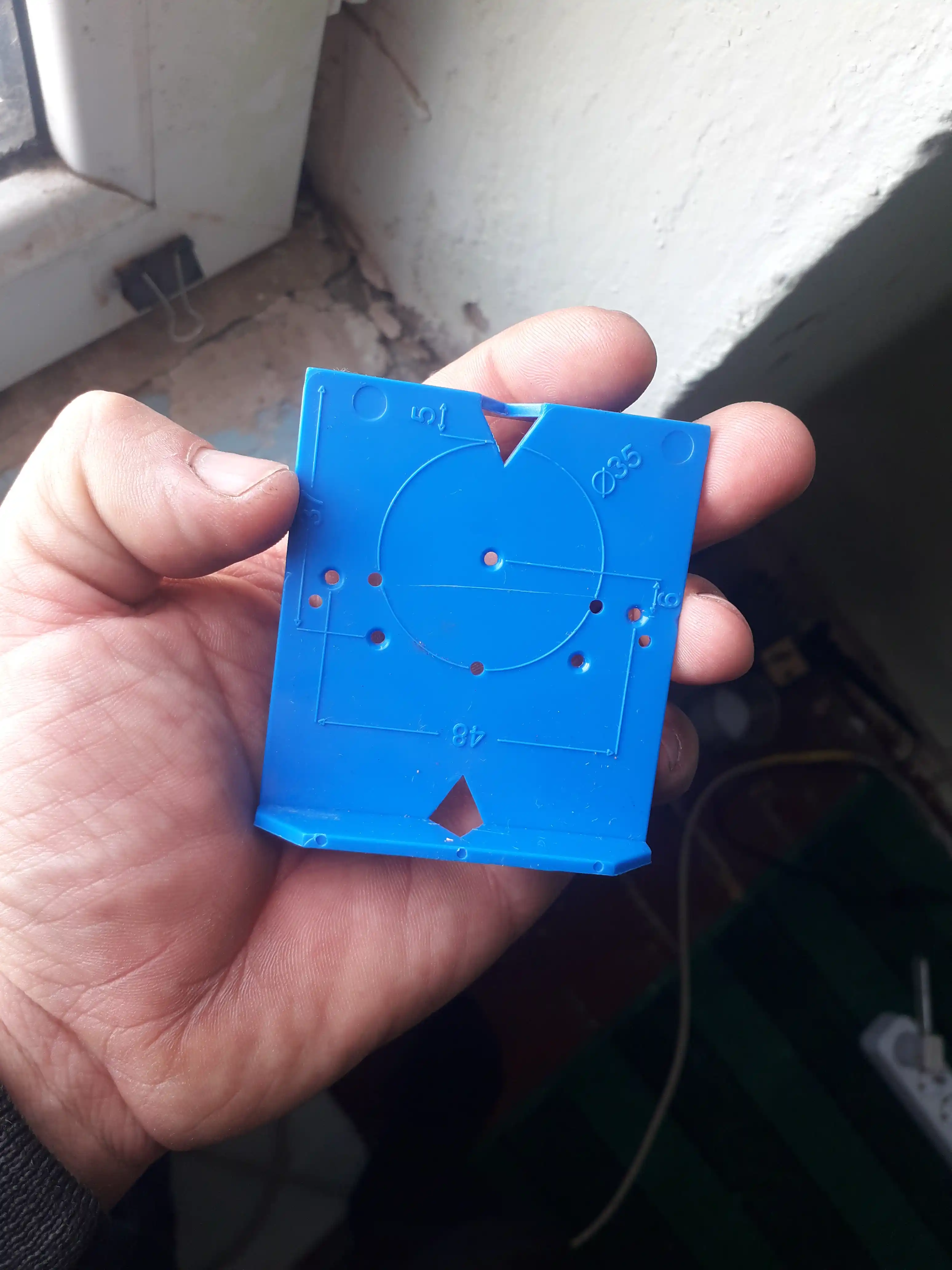 Shablon mebel eshik ilmogini ornatish uchun, universal, 28/35/40 mm
