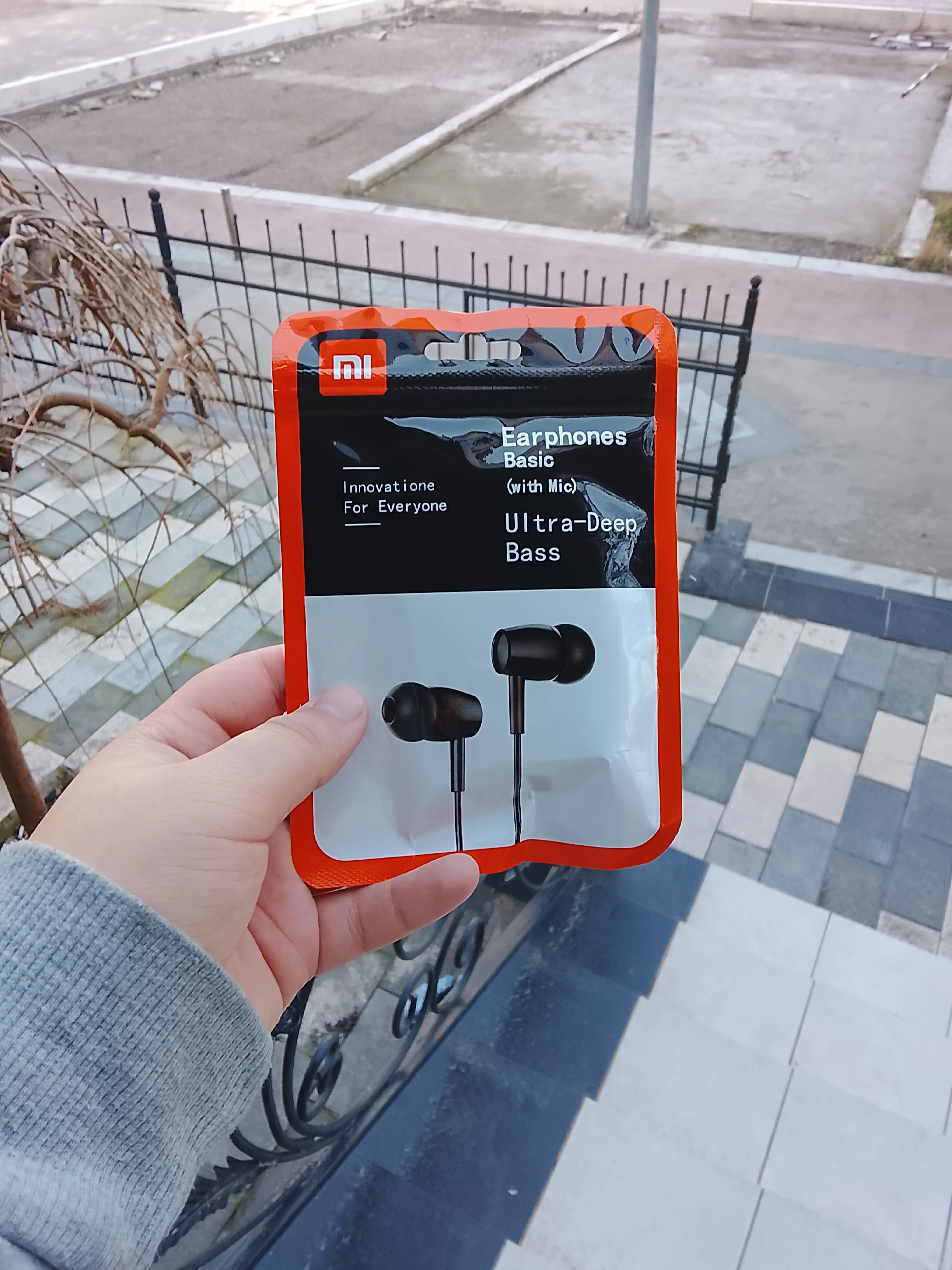 Simli Samsung, RedMi vakuumli quloqchinlari, mikrofonli