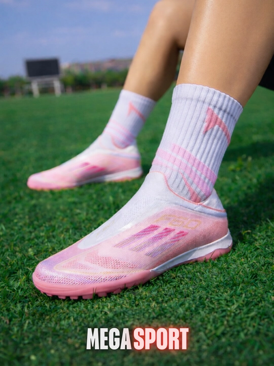 Футбольные бутсы Adidas F50 TF, легкая и удобная модель