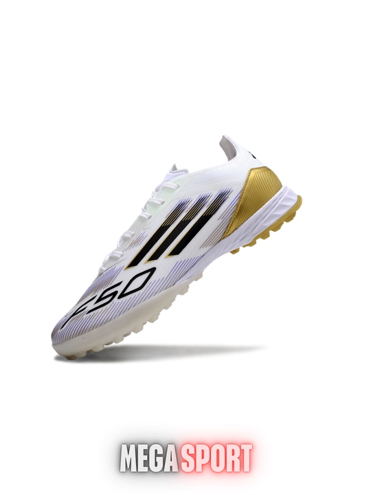 Футбольные бутсы Adidas F50 TF, легкая и удобная модель