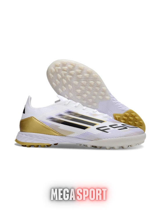 Футбольные бутсы Adidas F50 TF, легкая и удобная модель