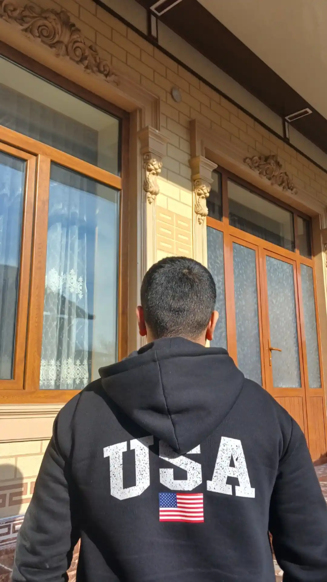 Uniseks, katta o‘lchamli, issiq sochli, kapyushonli xudi