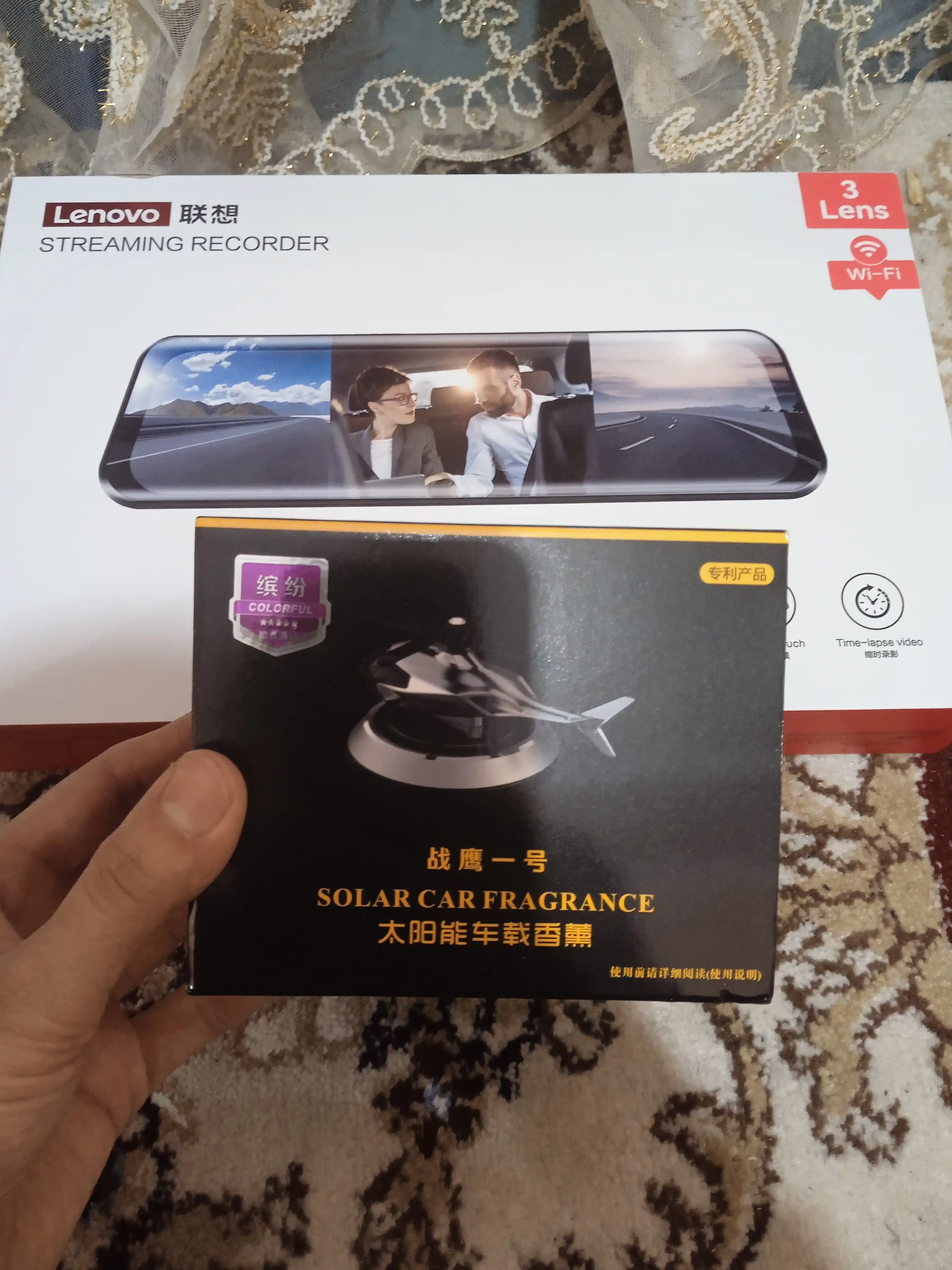 3 ta kamerali videoregistirator Lenovo, Wi-Fi orqali kuzatish va tungi rejimi bor