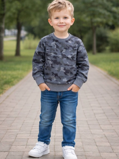 O'g'il bolalar uchun zamonaviy trikotaj jumper - 