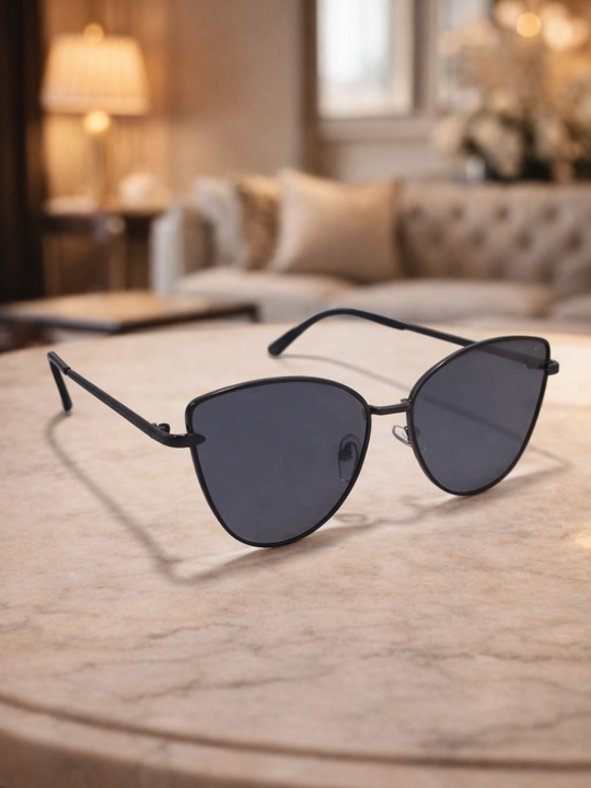 Ayollar uchun quyosh ko‘zoynak, metall ramkali cat eye model