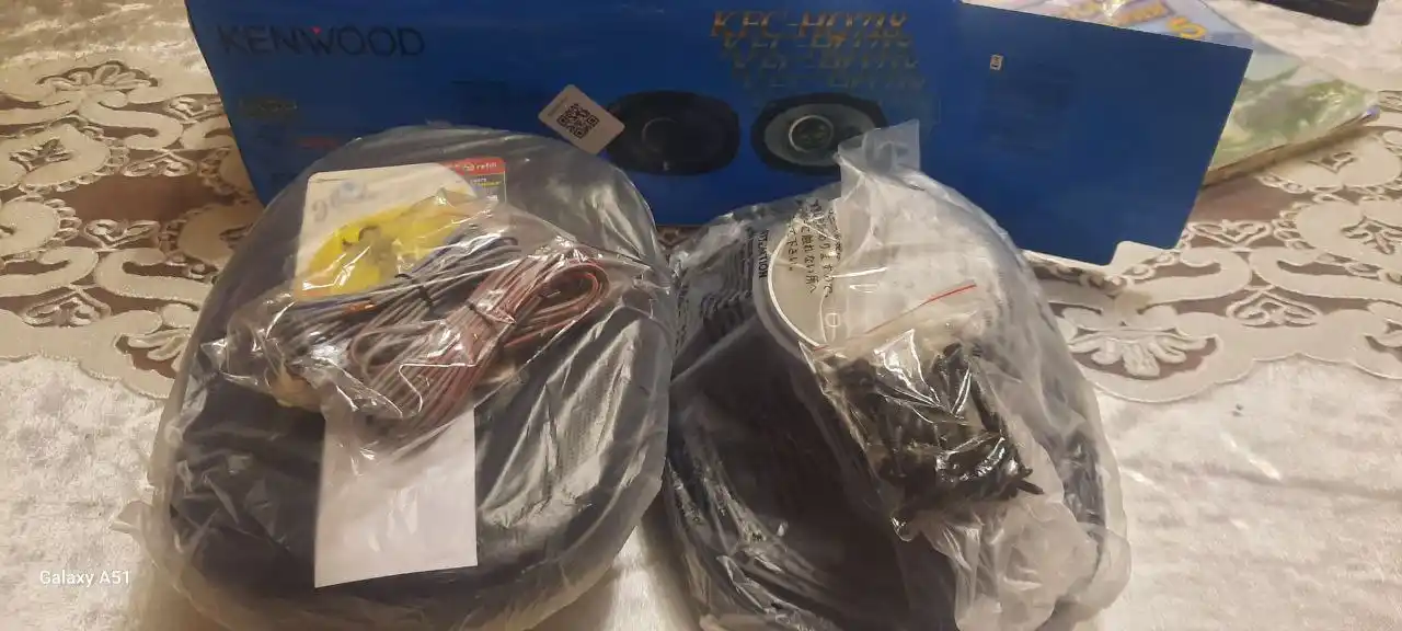 Колонка Kenwood — это та же знаменитая легенда Kfc-hq 718 Bass 2 голоса чистые