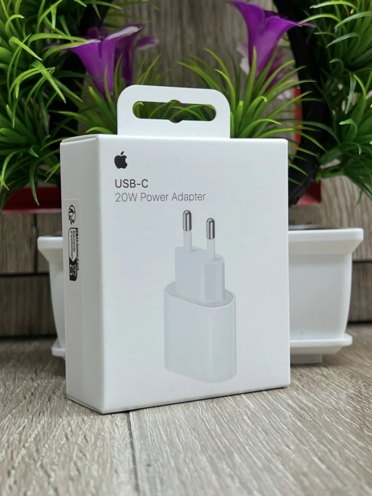 Зарядка для iPhone 20W быстрое зарядное устройство USB-C iPhone 11 ,12,13,14,15,16,17 - 