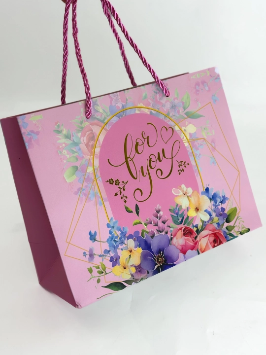 Sovg'a uchun paketlar, 8-mart uchun, podarka uchun