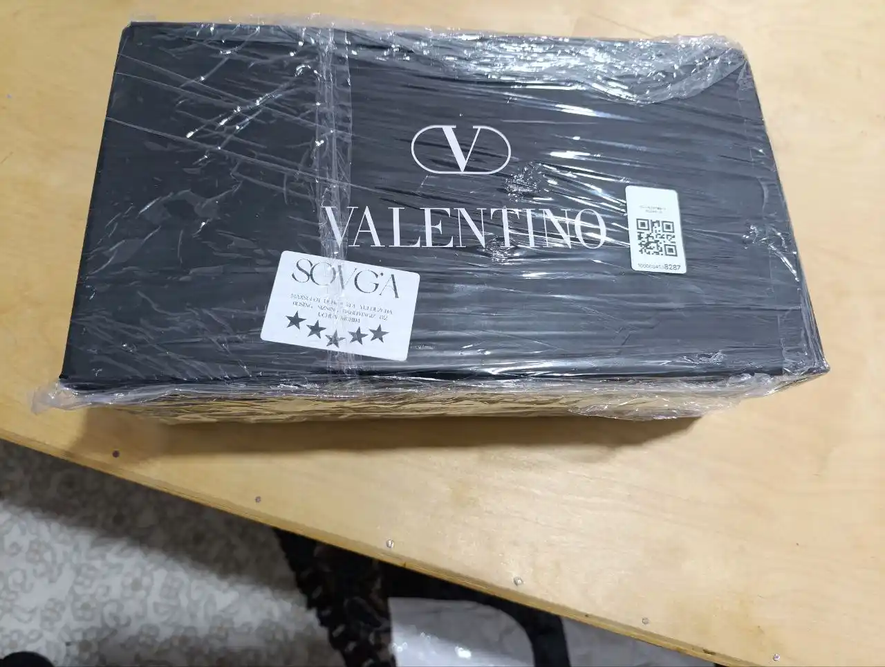 Erkaklar krоssovkasi Valentino 40-44 o'lchamda 1-o'lchamda kattaroq oling