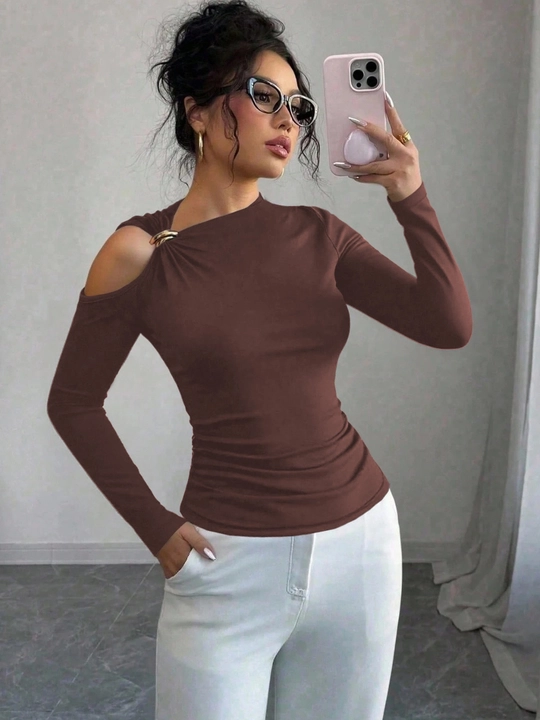 Женский лонгслив облегающий с вырезом на плече - EllyFashion