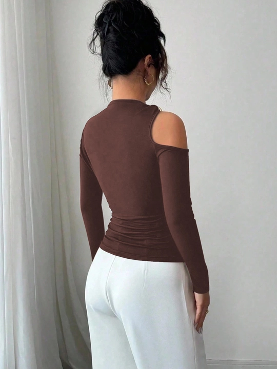 Женский лонгслив облегающий с вырезом на плече - EllyFashion
