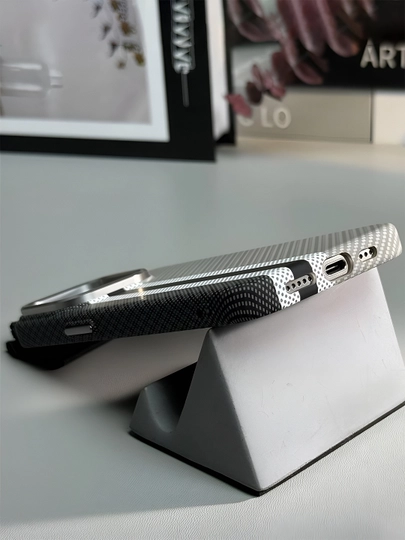 Karbon chexol iPhone 13, 14, 15, 16, 17 Pro Max, Magsafe bilan — ayfon chexol 16 Pro Max