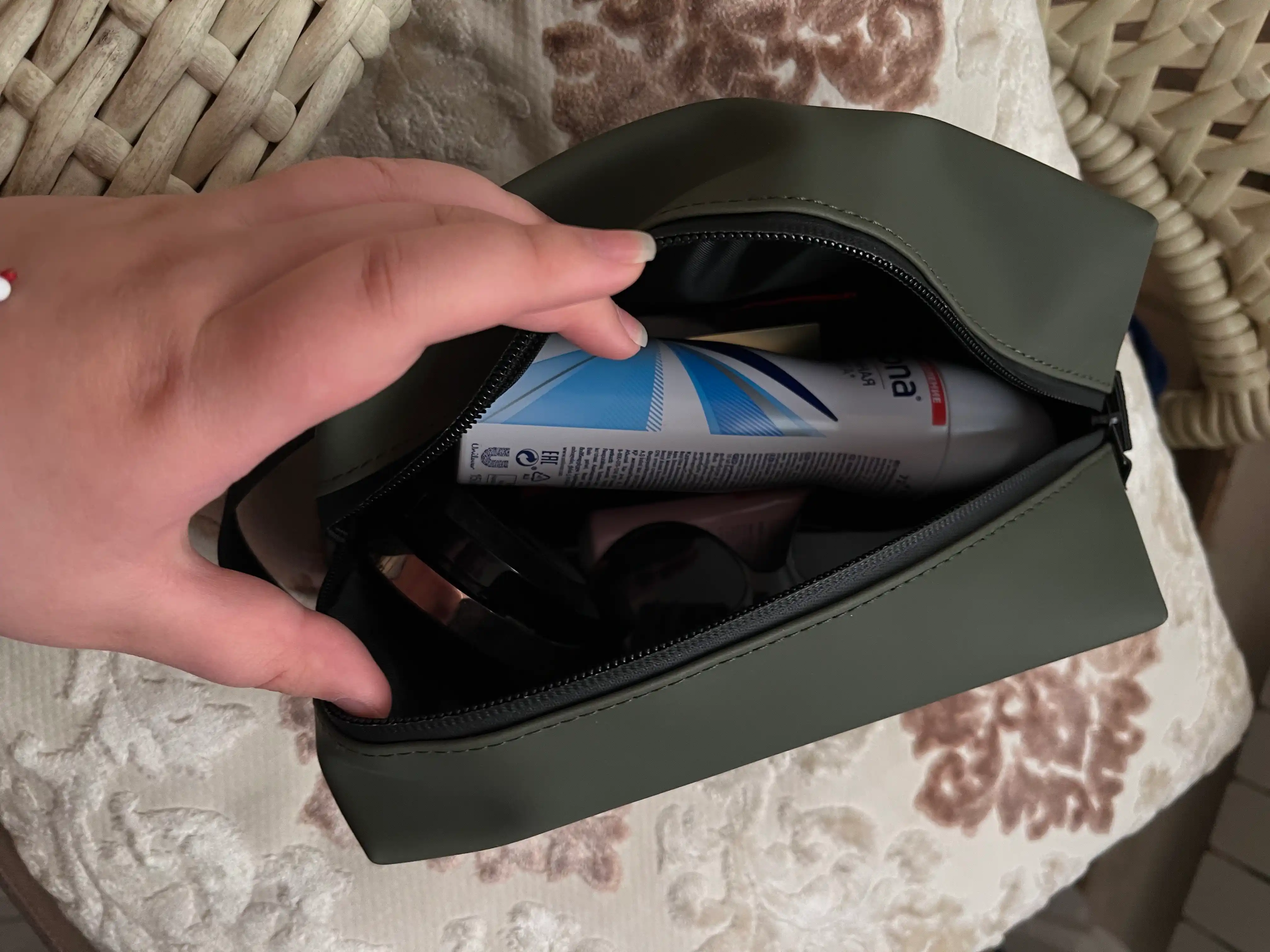 Kosmetichka SADO, erkaklar va ayollar uchun organayzer