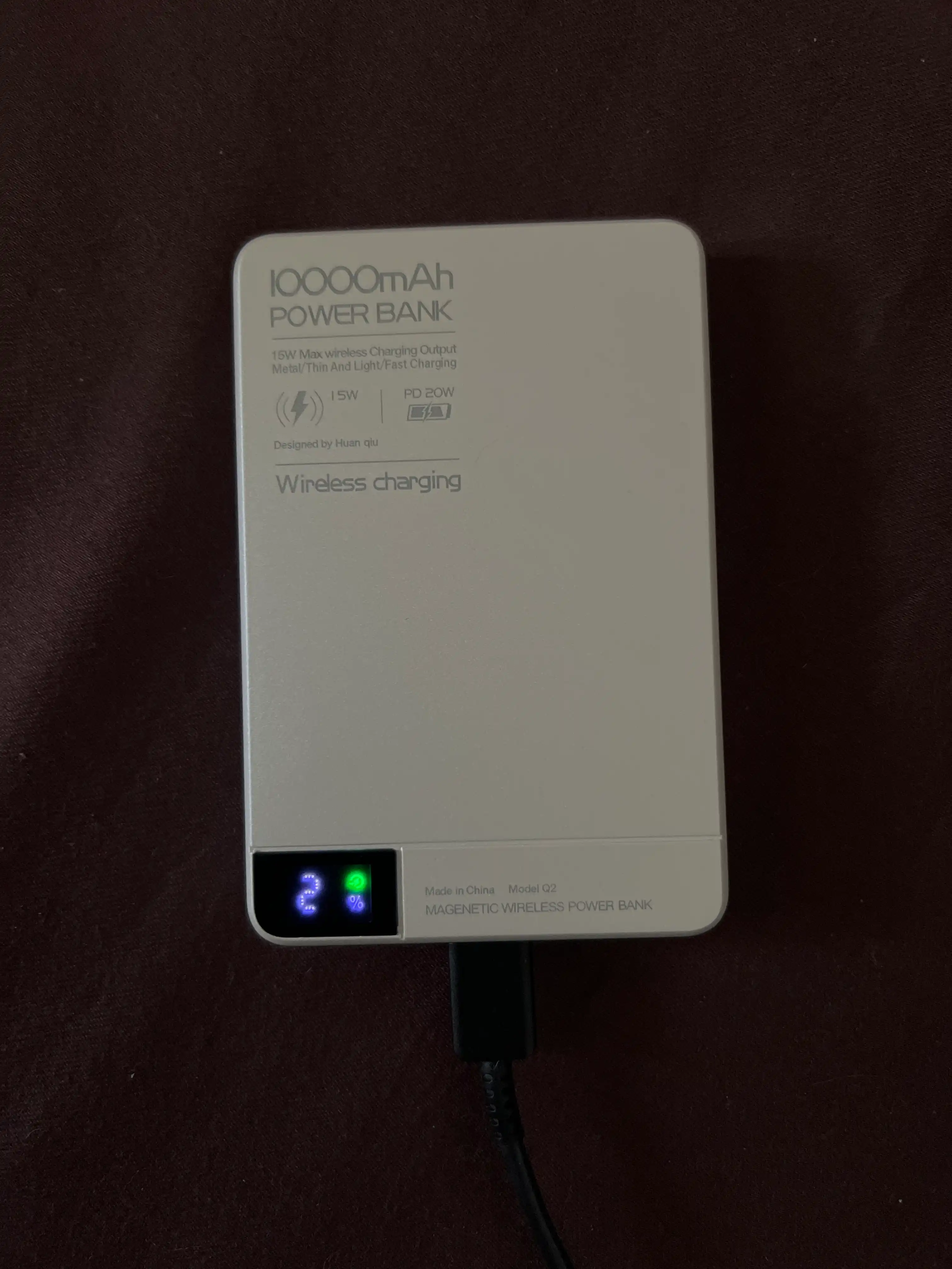 Simsiz tashqi akkumulyator MagSafe Power Bank, yupqa va zaryad ko'rsatkichi bilan