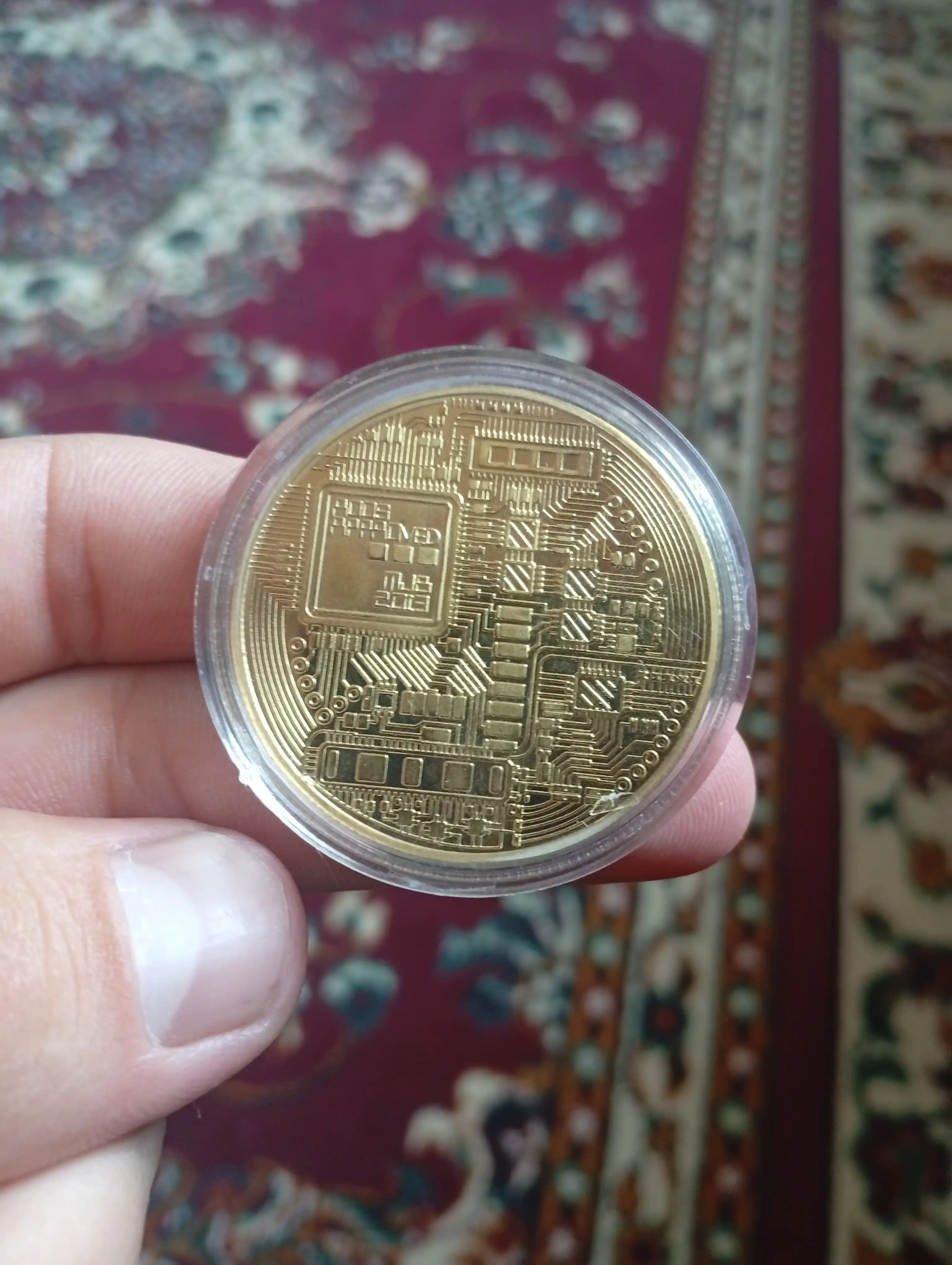 Suvenir "Bitcoin" tangasi, kriptovalyuta plastik idishda