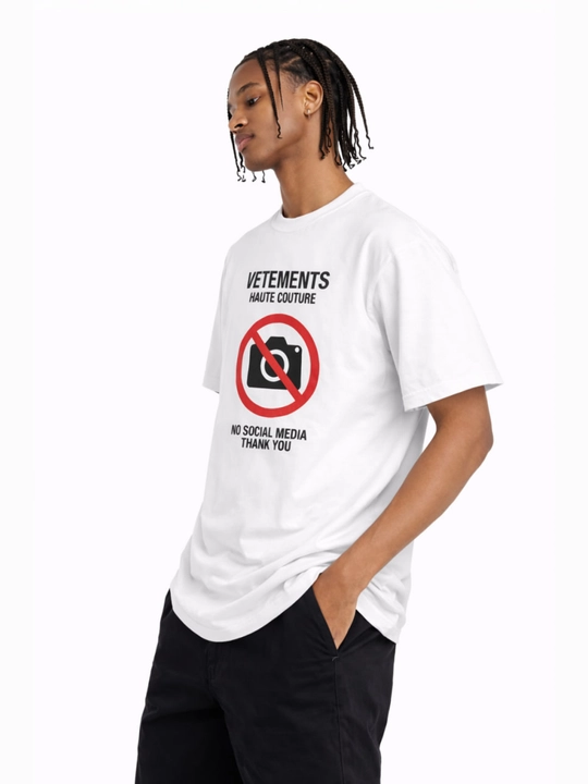 Y2K uslubidagi oversize futbolka “No Social Media” — streetwear, unisex, oq rang