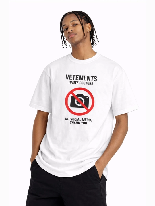 Y2K uslubidagi oversize futbolka “No Social Media” — streetwear, unisex, oq rang