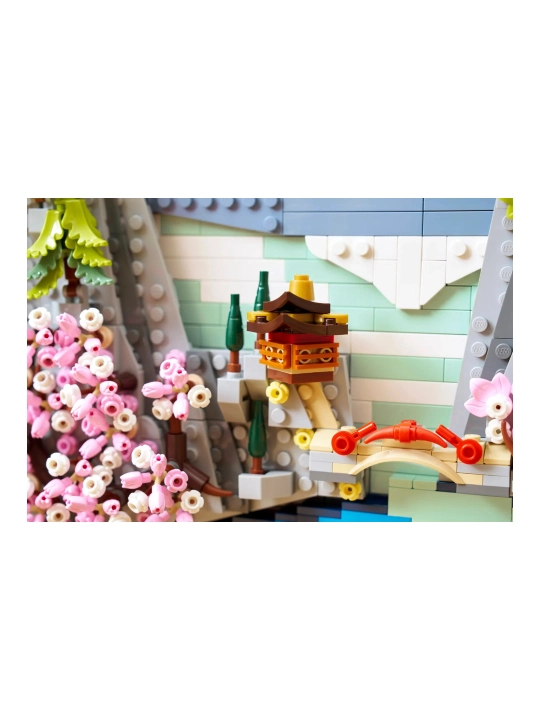 Конструктор LEGO Art Японский пейзаж с цветущей сакурой 31218